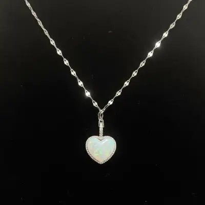 Opal Kalp Kolye